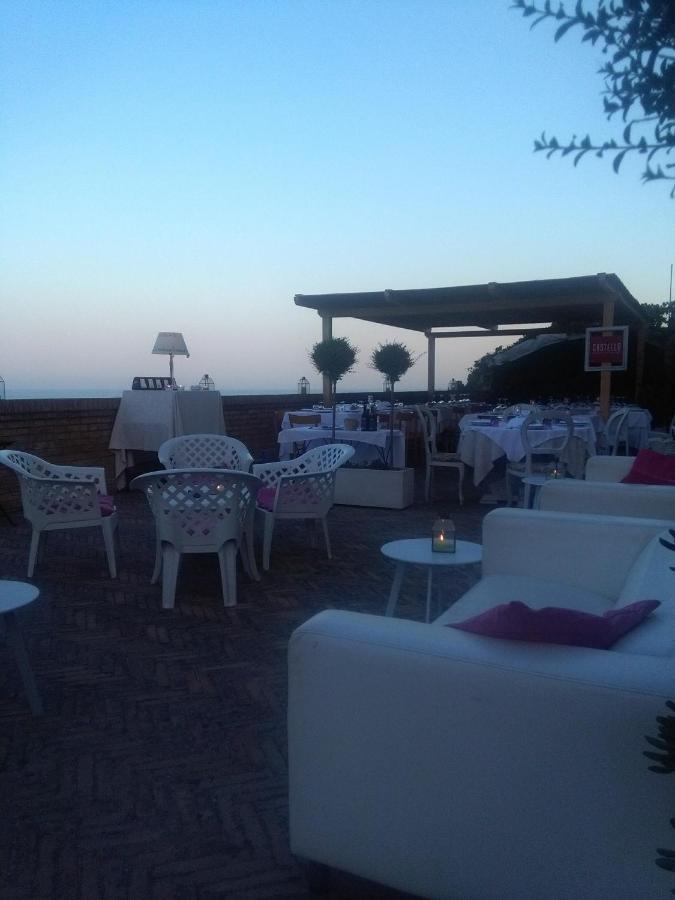 Castello - Solo Pernotto Hotel Cupra Marittima Buitenkant foto