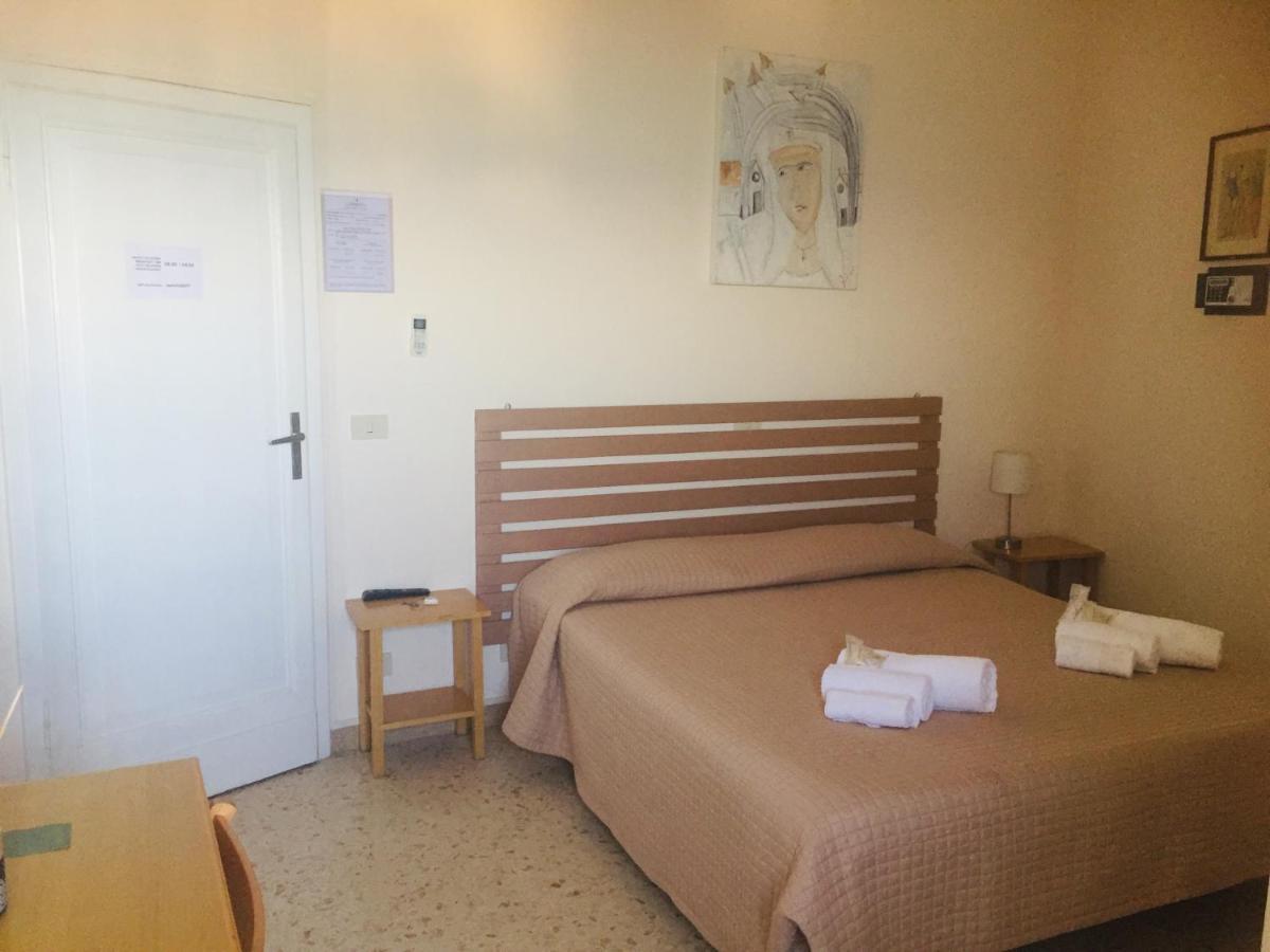 Castello - Solo Pernotto Hotel Cupra Marittima Buitenkant foto