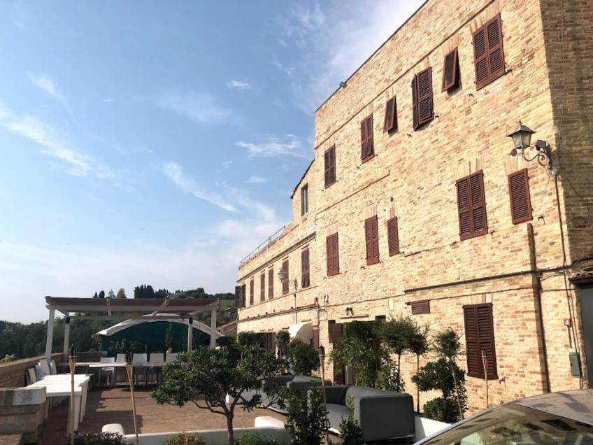 Castello - Solo Pernotto Hotel Cupra Marittima Buitenkant foto